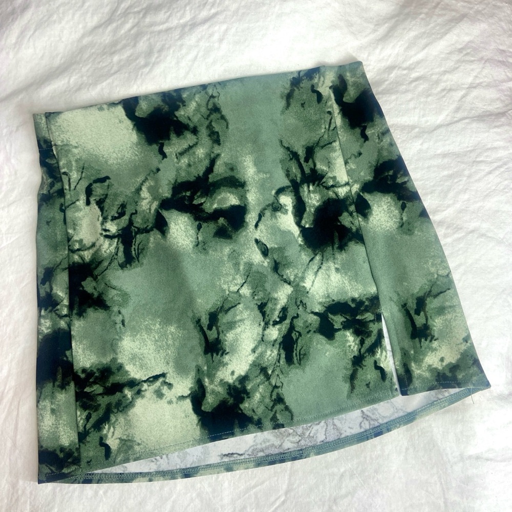 Y2K Green and black miniskirt with small slit